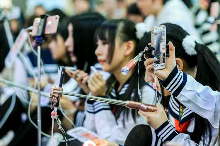 李子柒們盈利能力超越6成上市公司，網(wǎng)紅NCN如何撬動(dòng)資本市場(chǎng)?